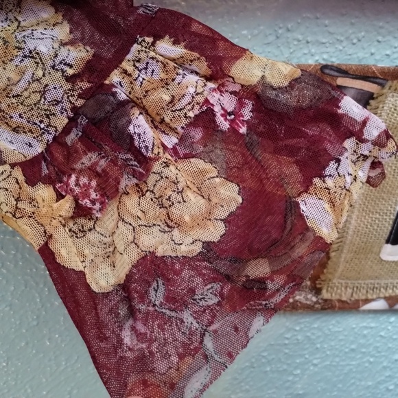 Top - Picture 2 of 2